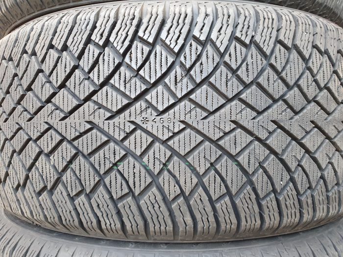 Nokian Hakkapeliitta R5 255/45R19 - Image 2