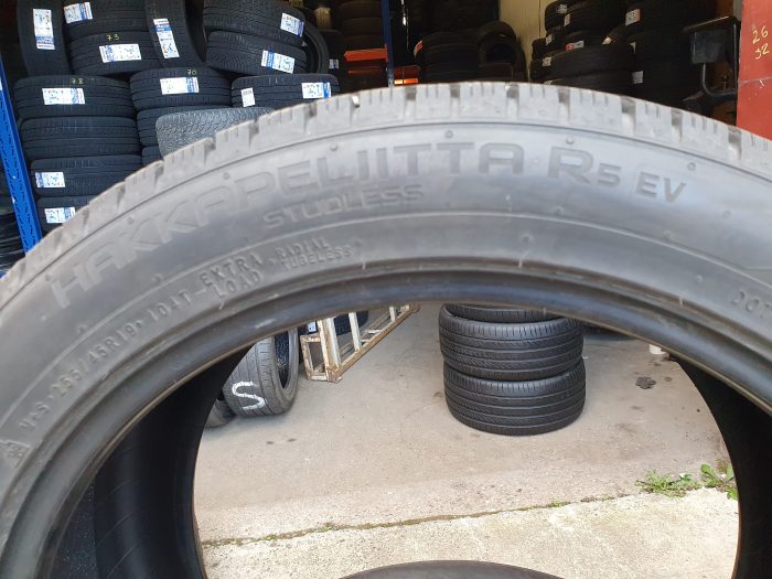 Nokian Hakkapeliitta R5 255/45R19 - Image 5