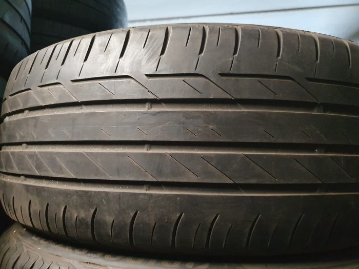 Bridgestone Turanza T001 225/45R19 - Image 1