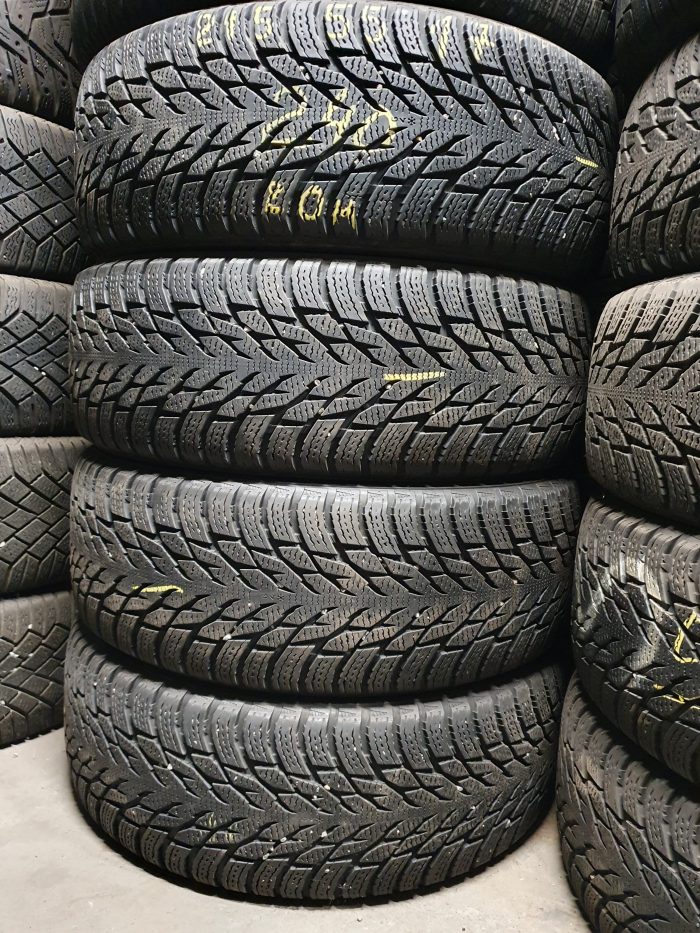 Nokian hakkapeliitta žieminės padangos 215/55R17 - Image 1
