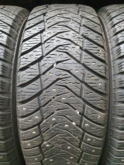 YOKOHAMA ICEGUARD IG65 dygliuotos padangos 205/55R16