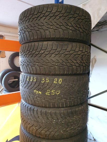 Nokian hakkapeliitta R3 235/35R20