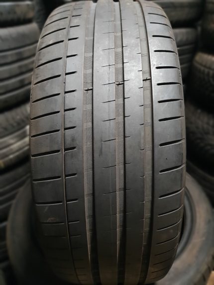 Vredeistein UltracVorte 225/45R19