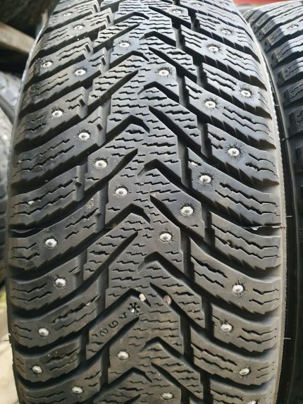 Nokian Hakkapelitta 8 195/65R15 dygliuotos padangos