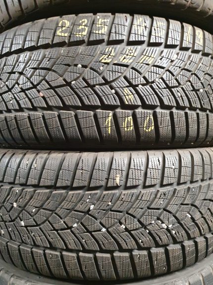 Goodyear UltraGrip performance 235/45R19 padangos