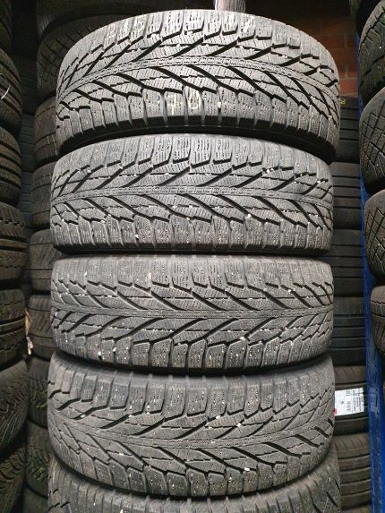 Nokian Hakkapeliitta R2 SUV 215/60R17 padangos